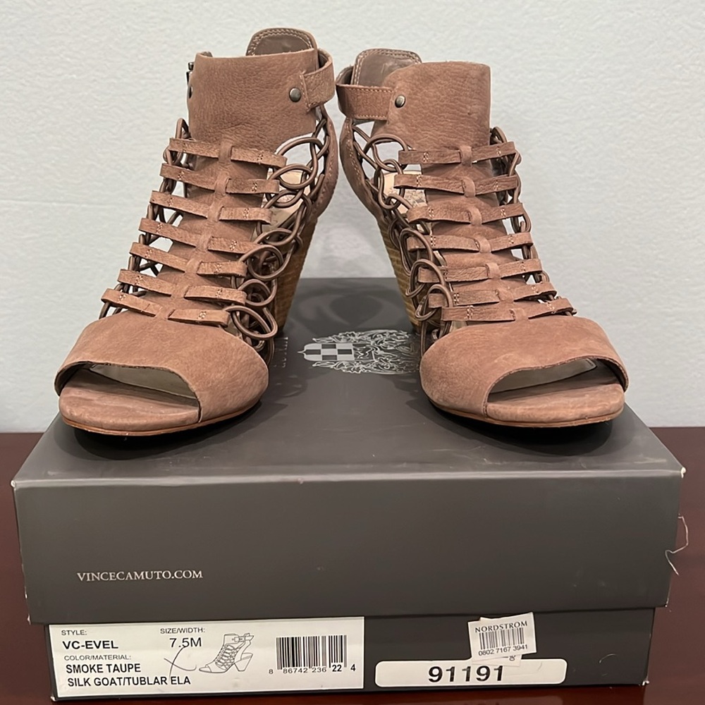 Vince Camuto VC-EVEL Smoke Taupe Silk Goat Tublar Ela Size 7.5